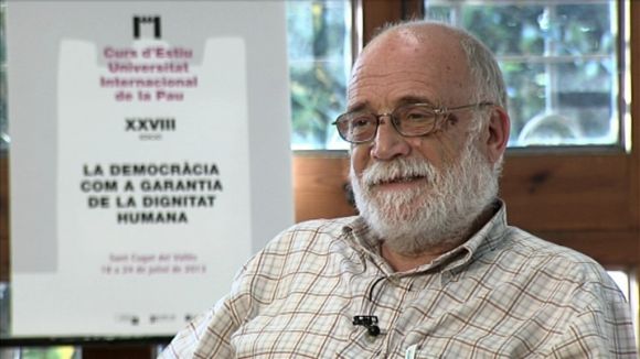 Arcadi Oliveres publica un nou llibre, 'La força per canviar les coses'