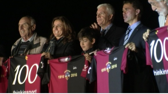 El SantCu emociona amb una espectacular presentació per al centenari