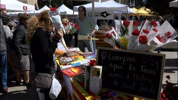 Sant Cugat viu una de les millors diades de Sant Jordi en un ambient familiar