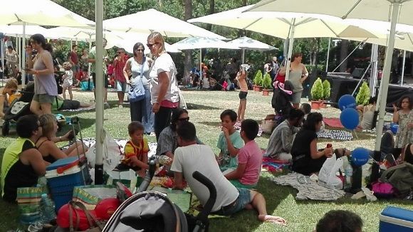 Més d'un centenar de persones desafien la calor a l'Estovallada de Festa Major