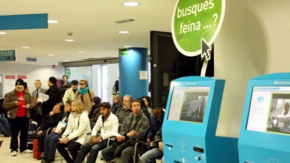 [Crònica] S'esvaeixen les cues, però no els dubtes ni les reclamacions: l'allau d'ERTO satura el sistema