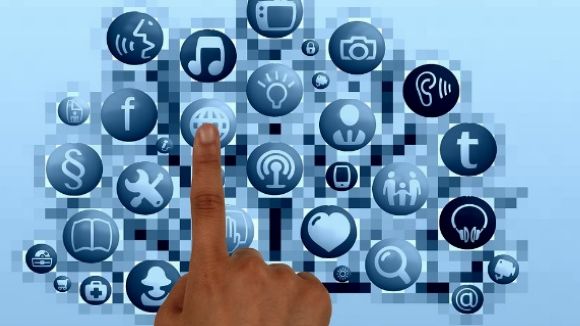 Relacions fallides, la suspensió dels concerts al Bernabéu i l'estrena de la nova Champions, al 'Connectats a les xarxes'