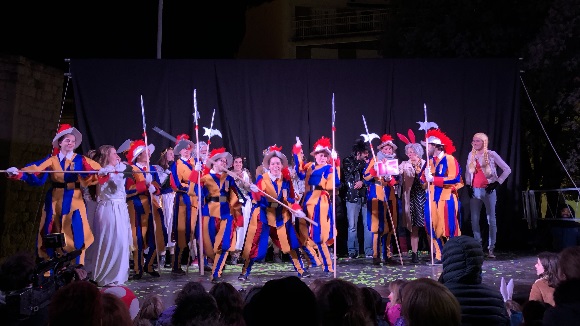 Rua de comparses del Carnaval de Sant Cugat