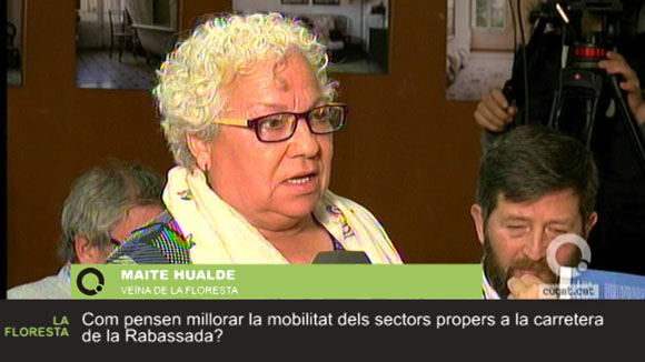 Maite Hualde, veïna de la Floresta, pregunta al debat sobre la mobilitat a la Rabassada