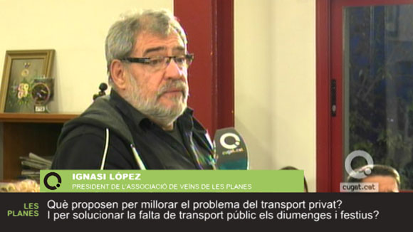 Ignasi López, president de l'Associació de Veïns de les Planes, pregunta sobre el transport