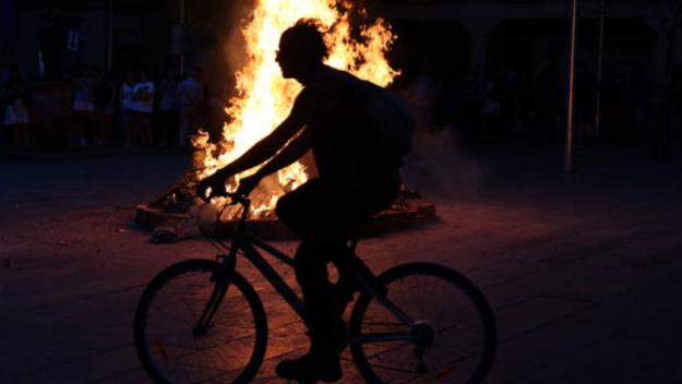 Interior desplega més efectius que mai per Sant Joan i manté les restriccions al foc i als petards igual que altres anys