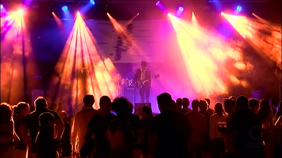 La música i la llum, protagonistes en la inauguració de la Desplaça Jove