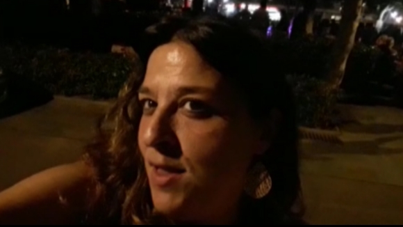 Mireia Gallego fa la contracrònia del sopar popular de Festa Major del barri del Monestir