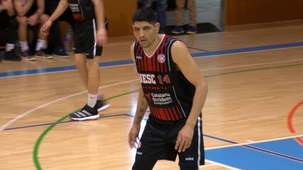 Luis González i Eric Forné disputen el partit de l'Allstar de Copa Catalunya de bàsquet