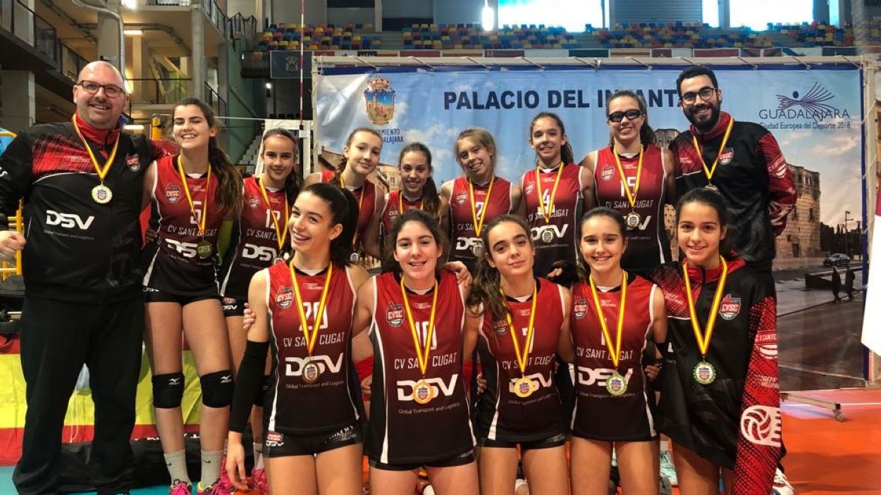 L'infantil del DSV- Club Voleibol Sant Cugat, campió de la Copa d'Espanya