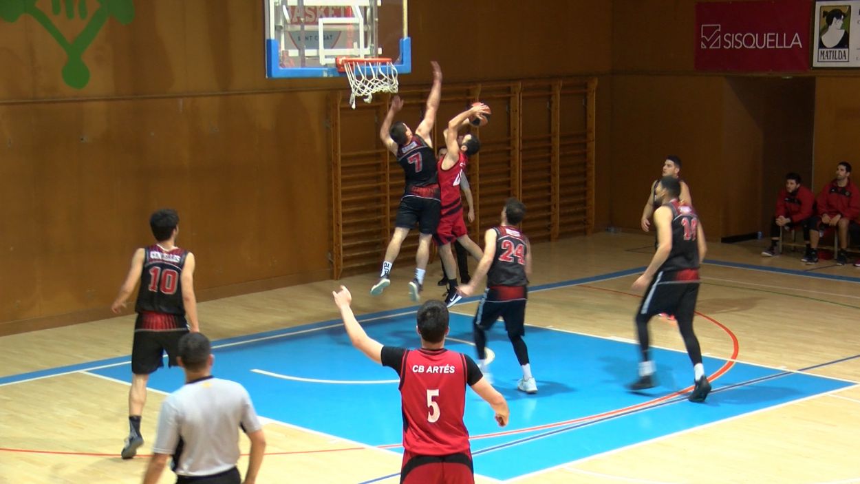 La UESC perd el lideratge a la pista del tercer classificat, el Navàs