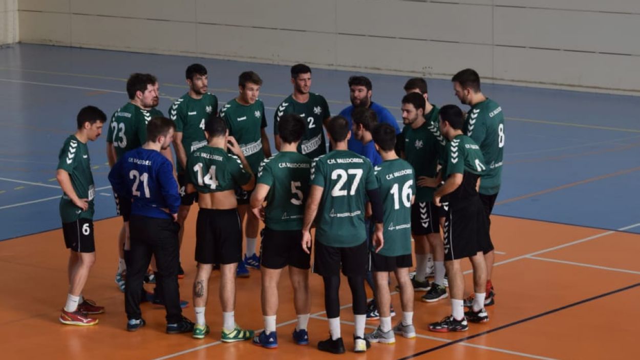 El Club Handbol Valldoreix lidera el grup B de Segona Catalana amb mà de ferro