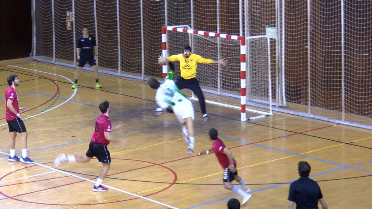 L'Handbol Sant Cugat tanca la primera volta amb una derrota a l'últim instant davant l'OAR Gràcia