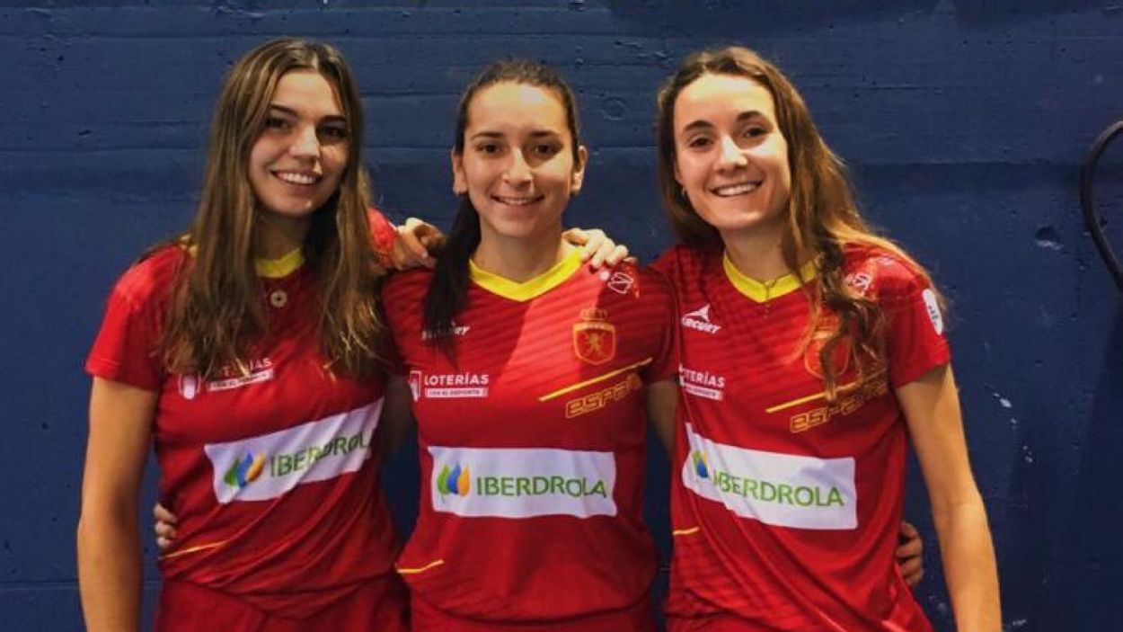 Tres jugadores del Junior diputen l'Europeu d'hoquei sala amb la selecció espanyola