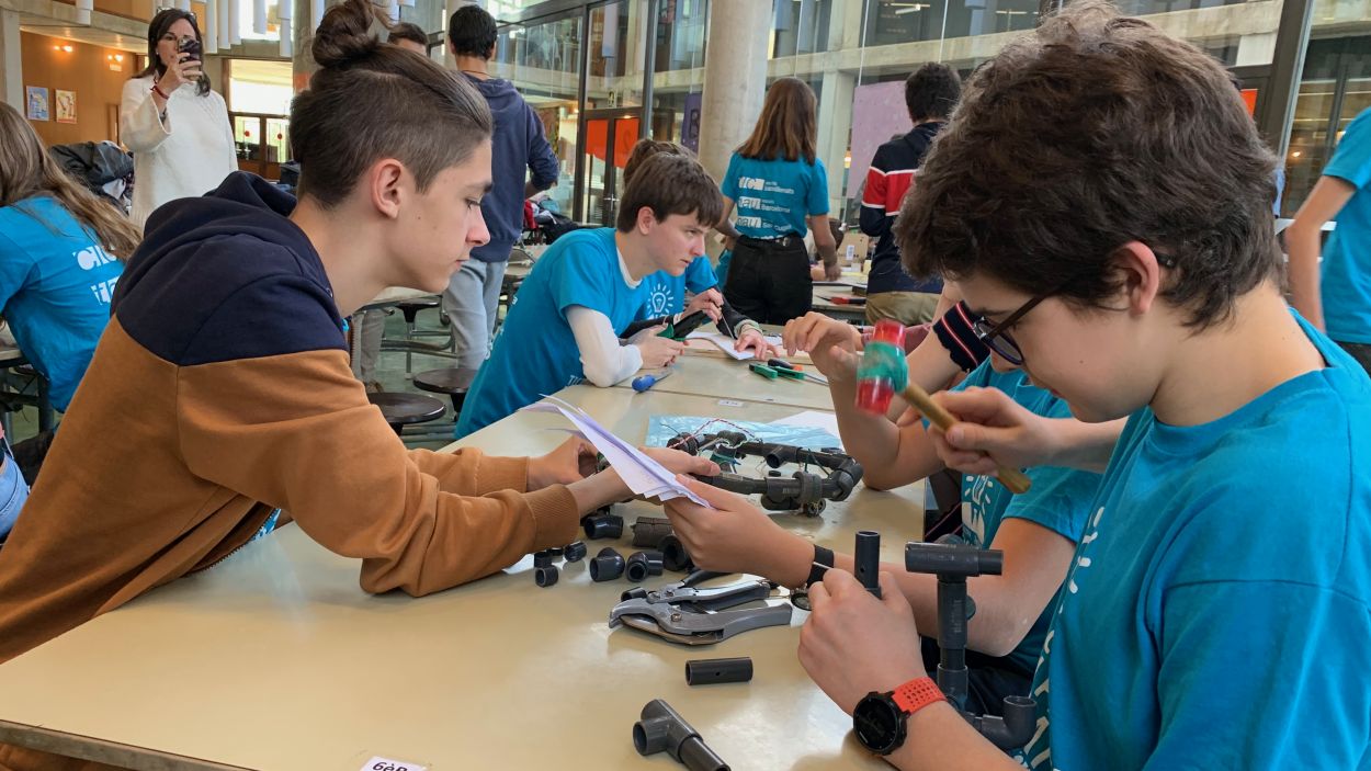 Construir robots subaquàtics, el nou repte dels alumnes de l'escola Thau Sant Cugat