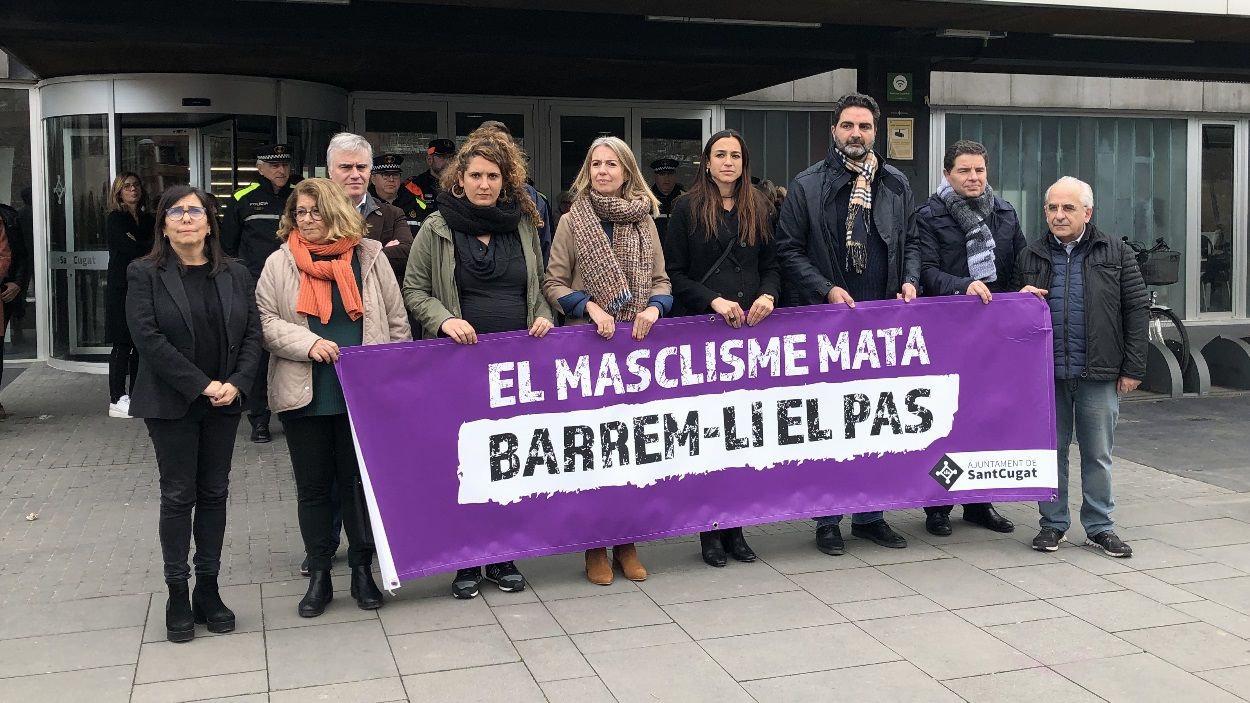 Sant Cugat es torna a concentrar per condemnar un assassinat masclista, el quart del 2020