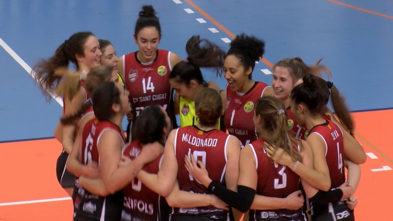 El Volei Sant Cugat guanya el derbi contra el Barça i fa un pas de gegant cap a la permanència