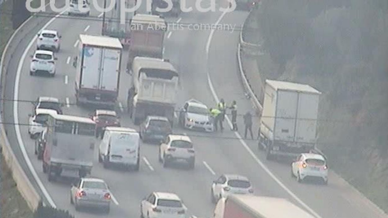 Retencions a l'AP-7 a Sant Cugat per un accident