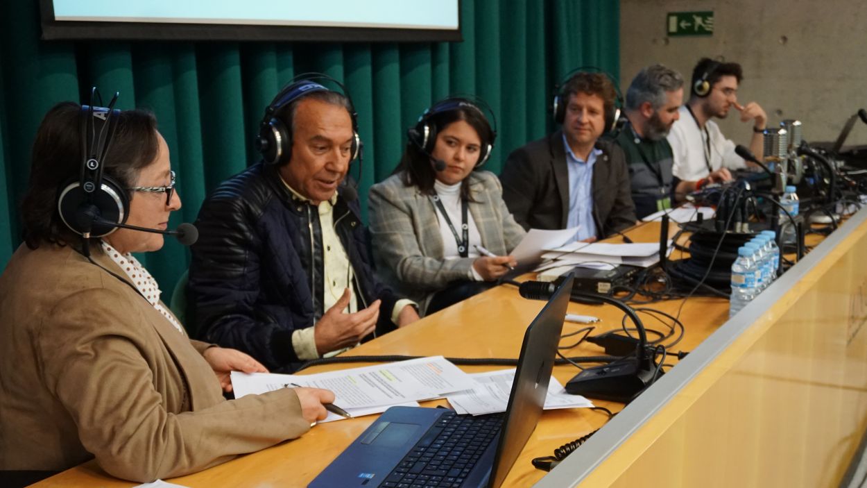 Cugat Mèdia celebra el Dia Mundial de la Ràdio amb una edició del 'Connectats' multitudinària