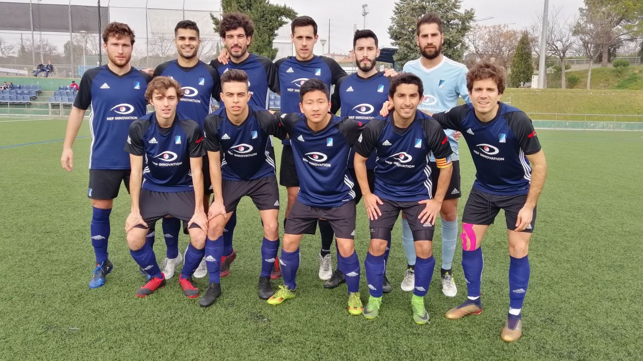 Festival golejador de l'Atlètic Junior davant el Molins de Rei