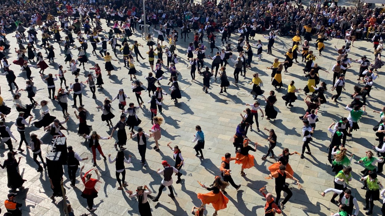 El Ball de Gitanes es traslladarà als portals de les cases dels santcugatencs