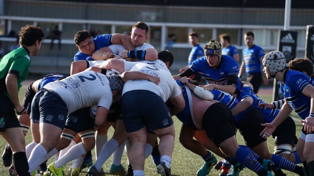 Alt: El Rugby Sant Cugat assoleix un meritori empat davant l'Hospitalet