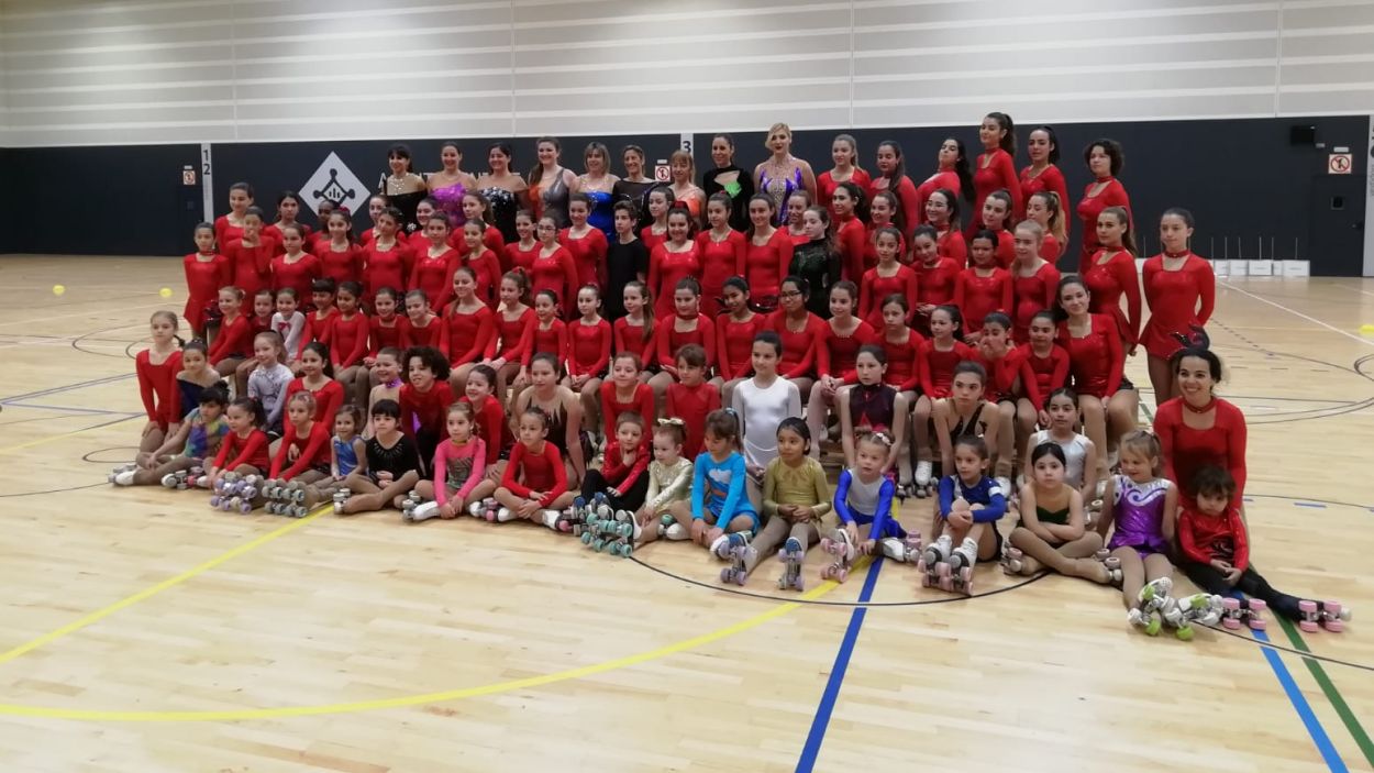 L'Escola de Patinatge Artístic exhibeix talent i continuïtat esportiva a la presentació