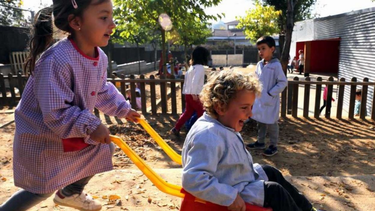 Junts per Sant Cugat insta l'equip de govern a defensar el model educatiu català