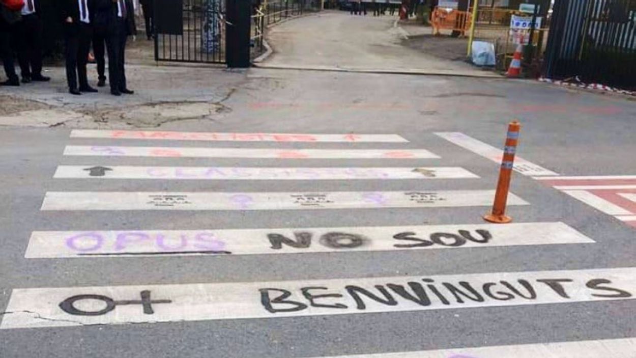 La Farga i el Viaró apareixen amb pintades que els acusen de ser centres masclistes