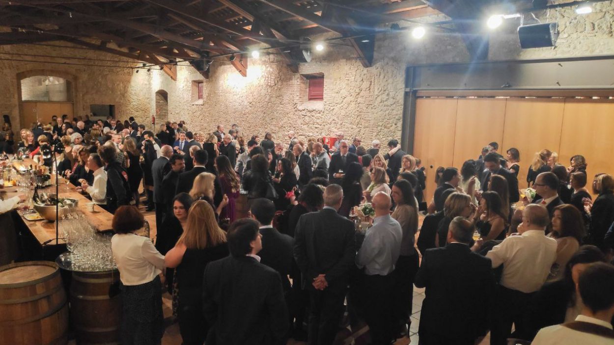 Sant Cugat es torna a comprometre amb la lluita contra el càncer amb el sopar benèfic de l'AECC