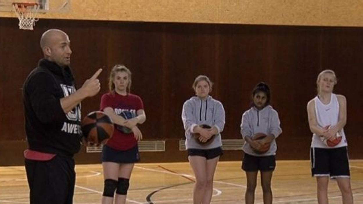 Roger Esteller torna al bàsquet per jugar amb el Qbasket Sant Cugat