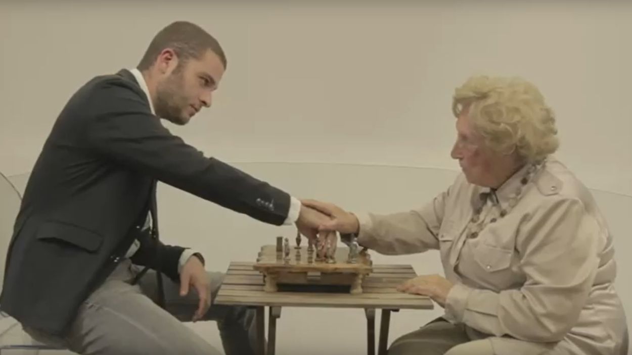 Alumnes de l'escola Thau Sant Cugat mostren el seu compromís amb el medi ambient amb un curt