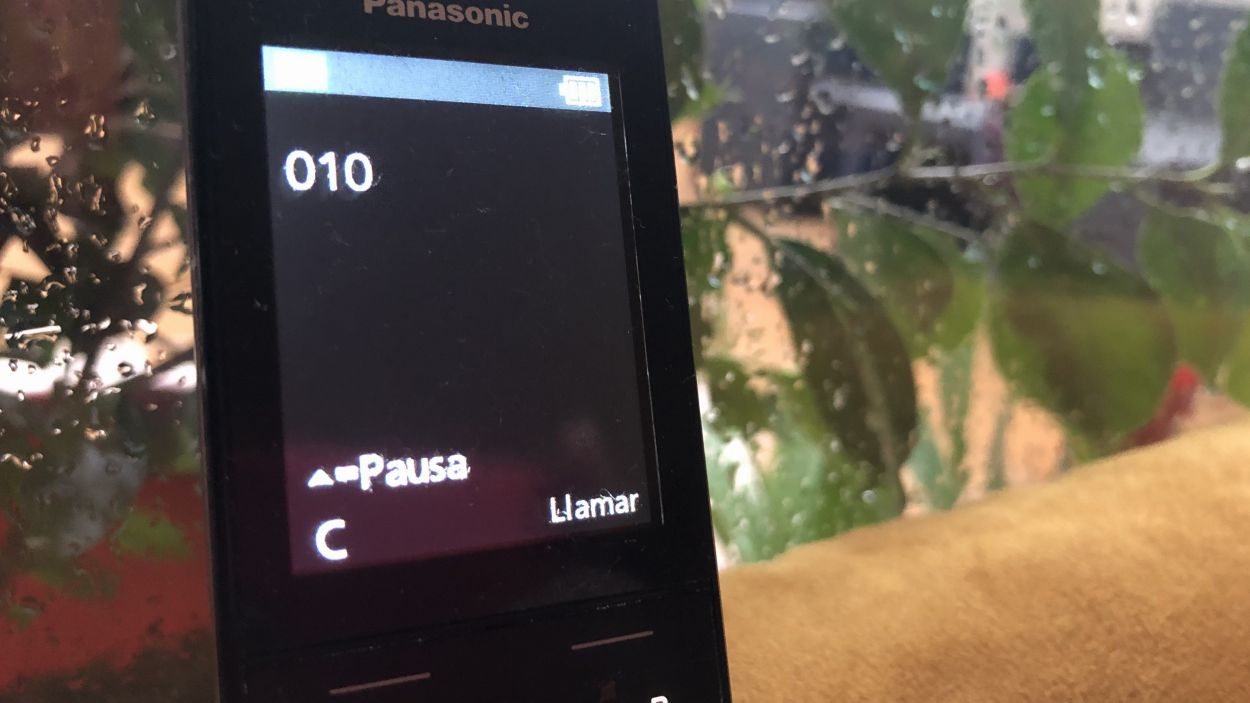 Els telèfons que responen a les emergències i dubtes de la ciutadania