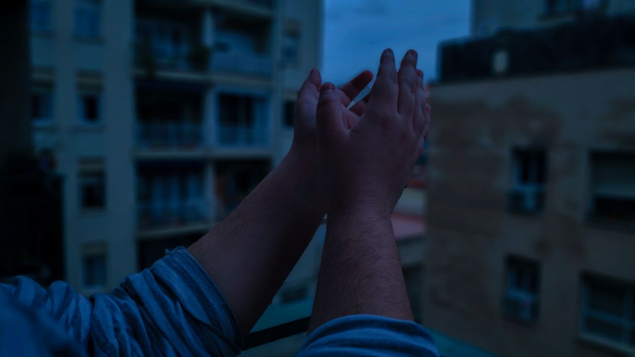 El 'Bella Ciao' ressona als balcons de Sant Cugat