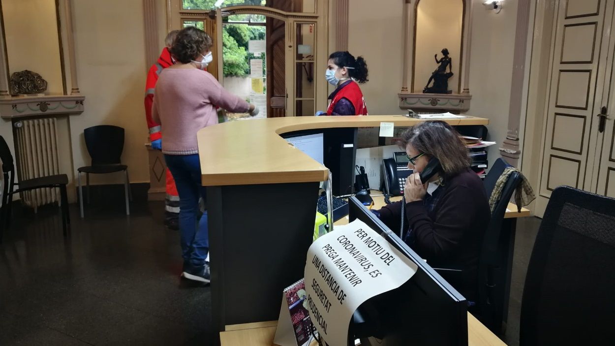 Sant Cugat es teixeix en grups veïnals de suport