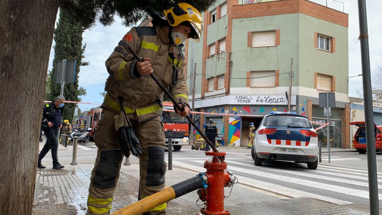 Incendi a l'edifici de La Xesca, a l'avinguda Cerdanyola