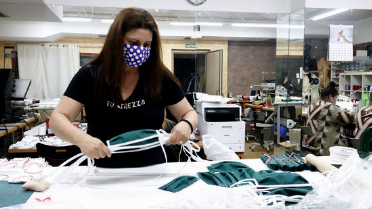 L'Ajuntament fa una crida a persones voluntàries de Sant Cugat per cosir mascaretes