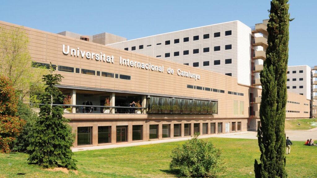 Alt: La UIC i les Escoles Universitàries de Gimbernat, entre els millors centres universitaris de l'Estat i de Catalunya