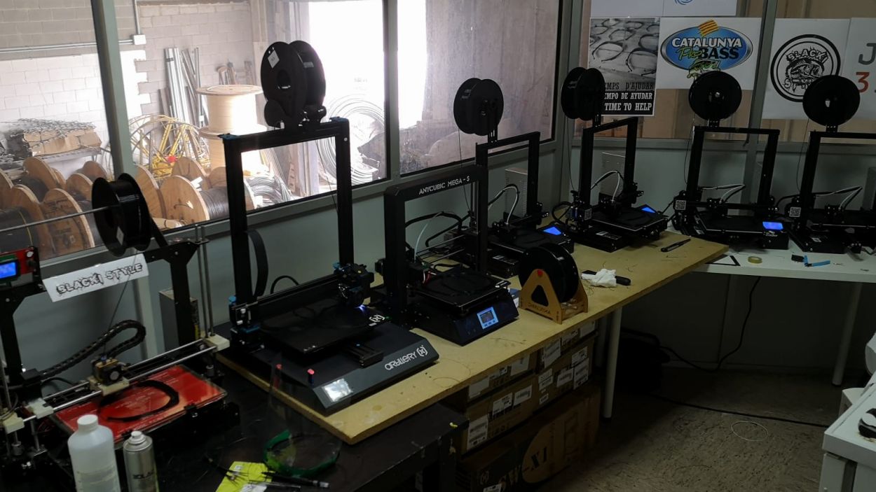 Iniciativa santcugatenca per convertir una empresa de telecomunicacions en una fábrica de pantalles protectores