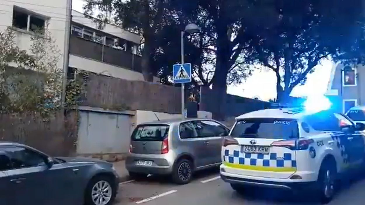 La Policia Local deté dues persones a Coll Favà mentre estaven robant un vehicle
