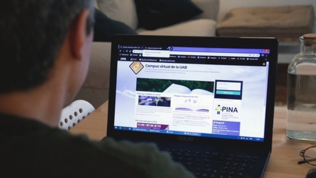 Cap alumne de Sant Cugat sense accés a l'educació durant el tancament d'escoles