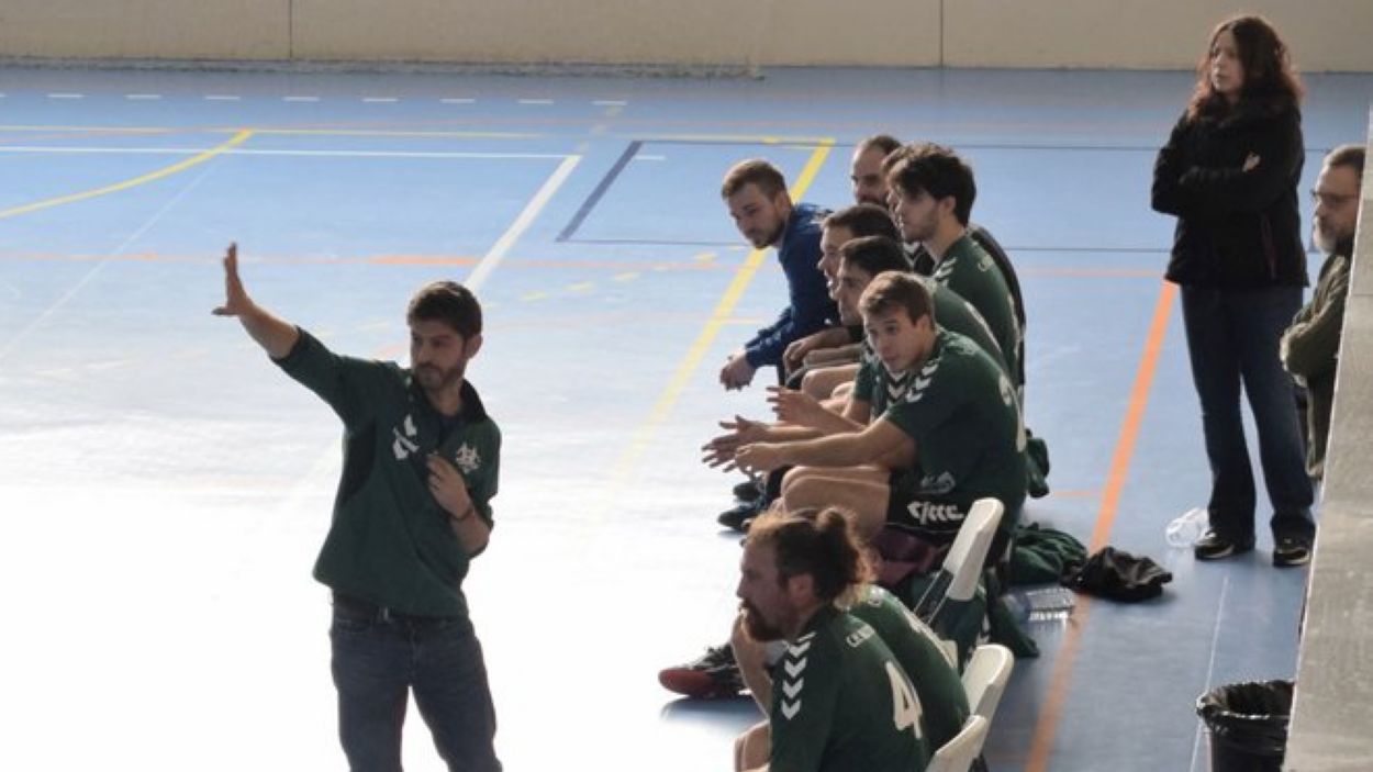 Kike Cruz seguirà dirigint un Handbol Valldoreix que podria assolir l'ascens a Primera Catalana