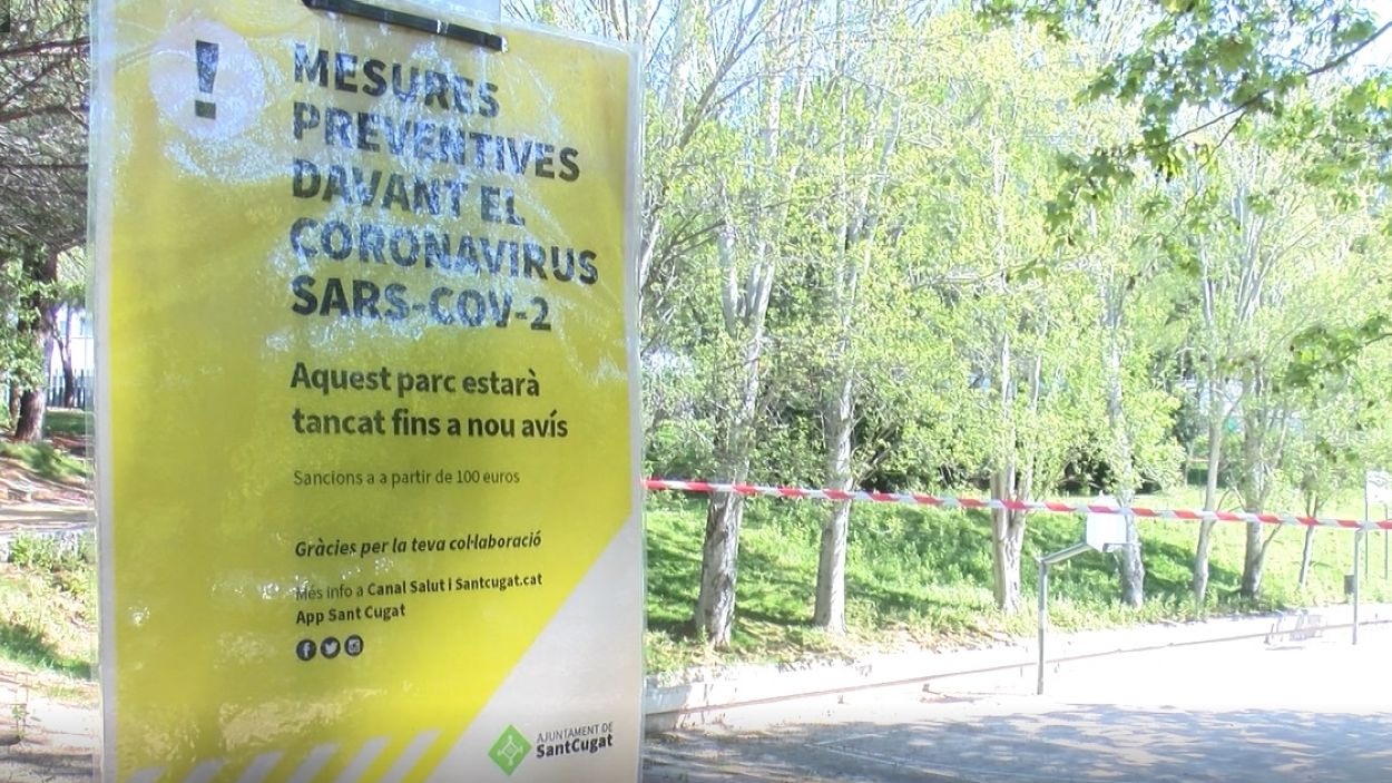 Els Mossos d'Esquadra denuncien un pare per desprecintar una pista de bàsquet per jugar-hi amb el seu fill