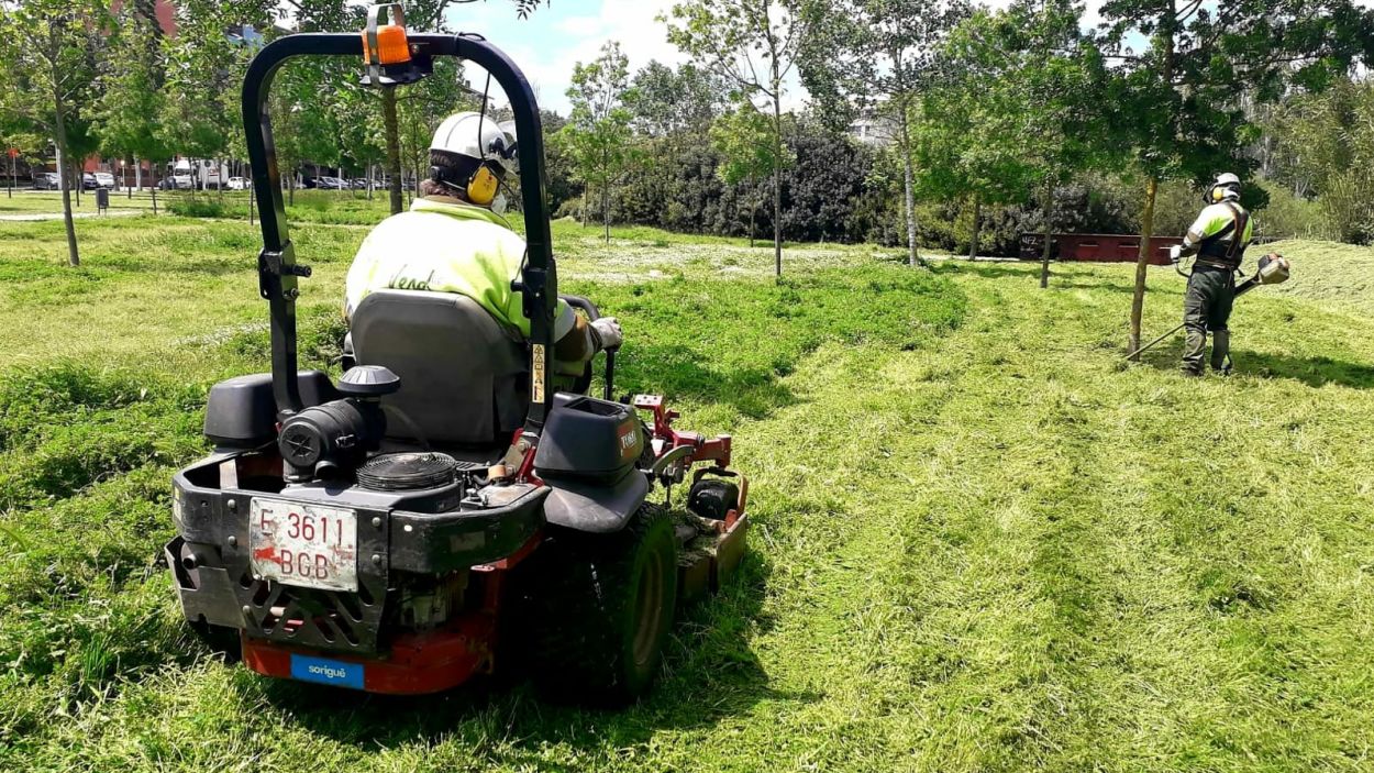 L'Ajuntament reforça el manteniment de parcs i jardins per afrontar la primera fase del desconfinament dels infants