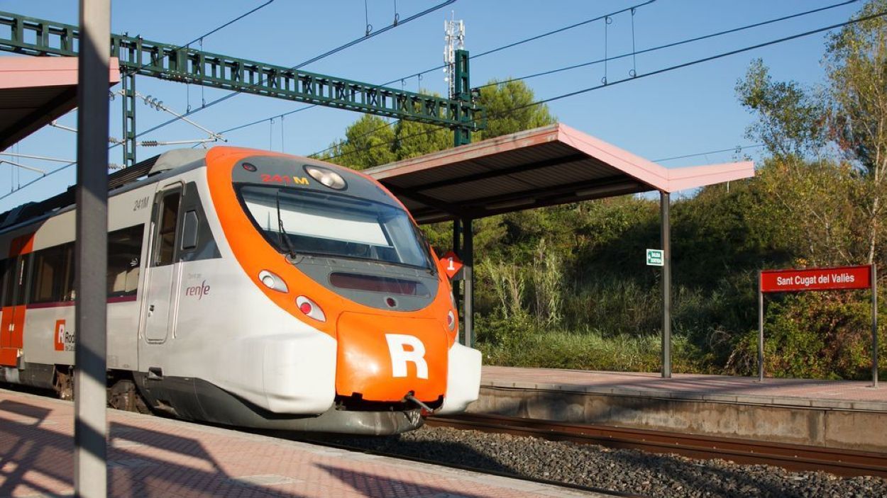 Creix el nombre d'usuaris a l'estació de Rodalies de Renfe a Sant Cugat respecte a 2020 i 2019
