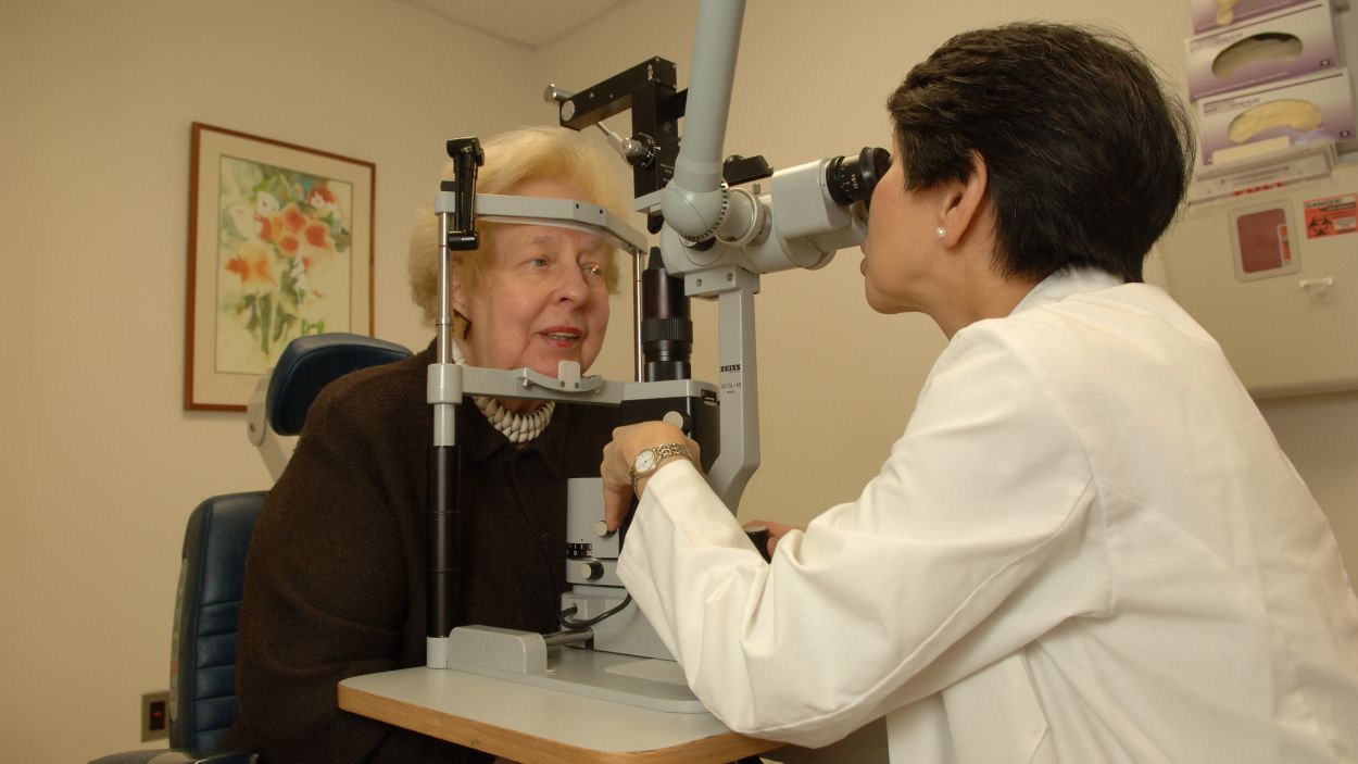 La degeneració macular associada a l'edat: una patologia que afecta el 30% dels majors de 75 anys