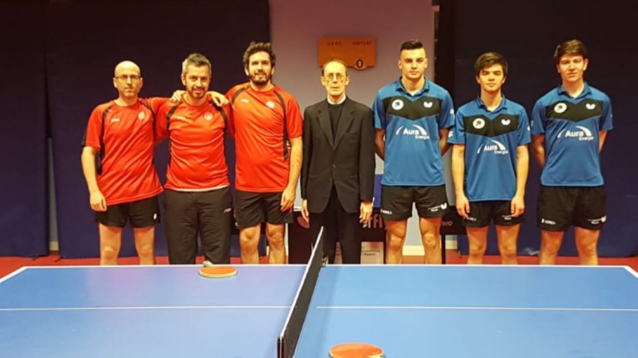 El primer equip masculí de la UESC de tennis taula assoleix l'ascens a Primera Nacional