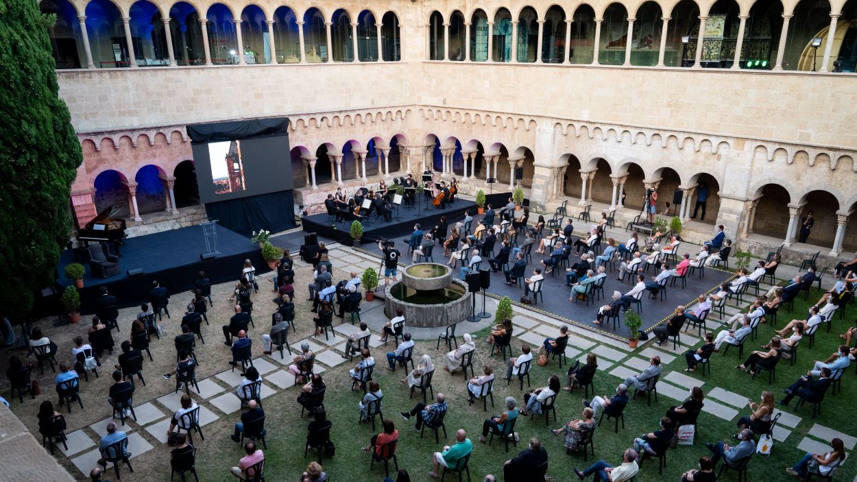 Sant Cugat recorda les víctimes de la Covid-19 amb la mirada posada en el futur