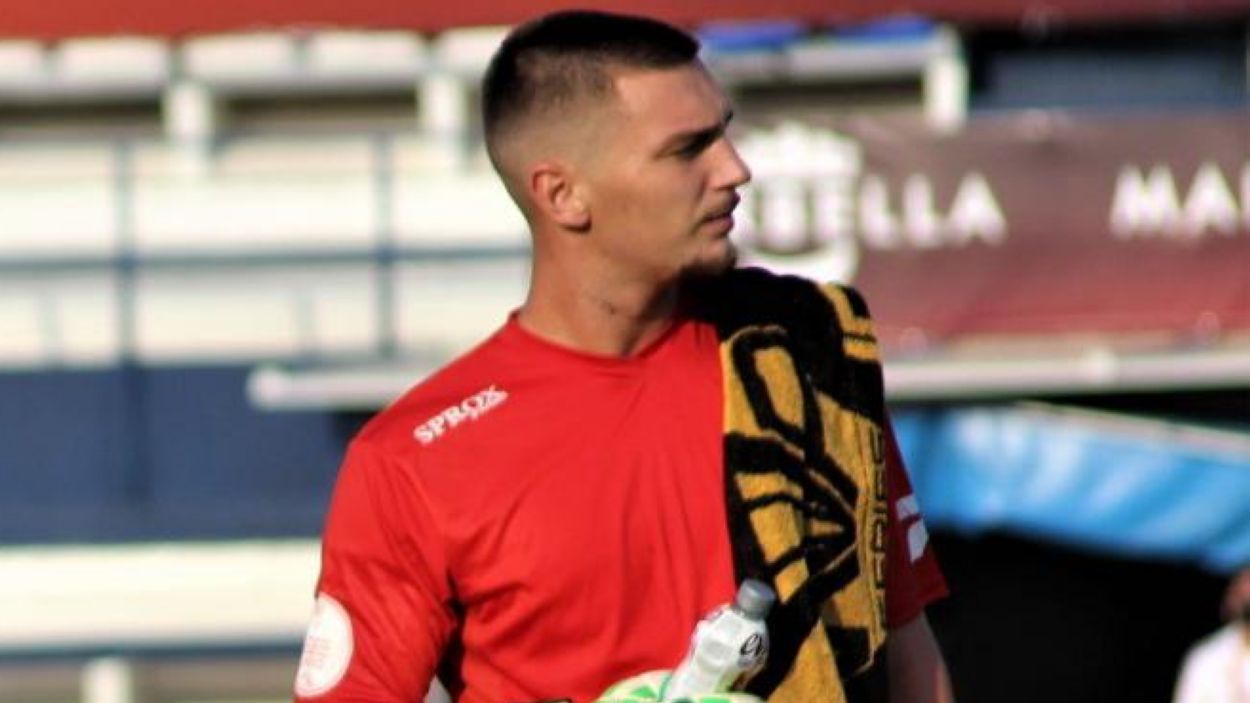 El Cornellà, de Ramon Juan, està a un sol partit de pujar a Segona Divisió