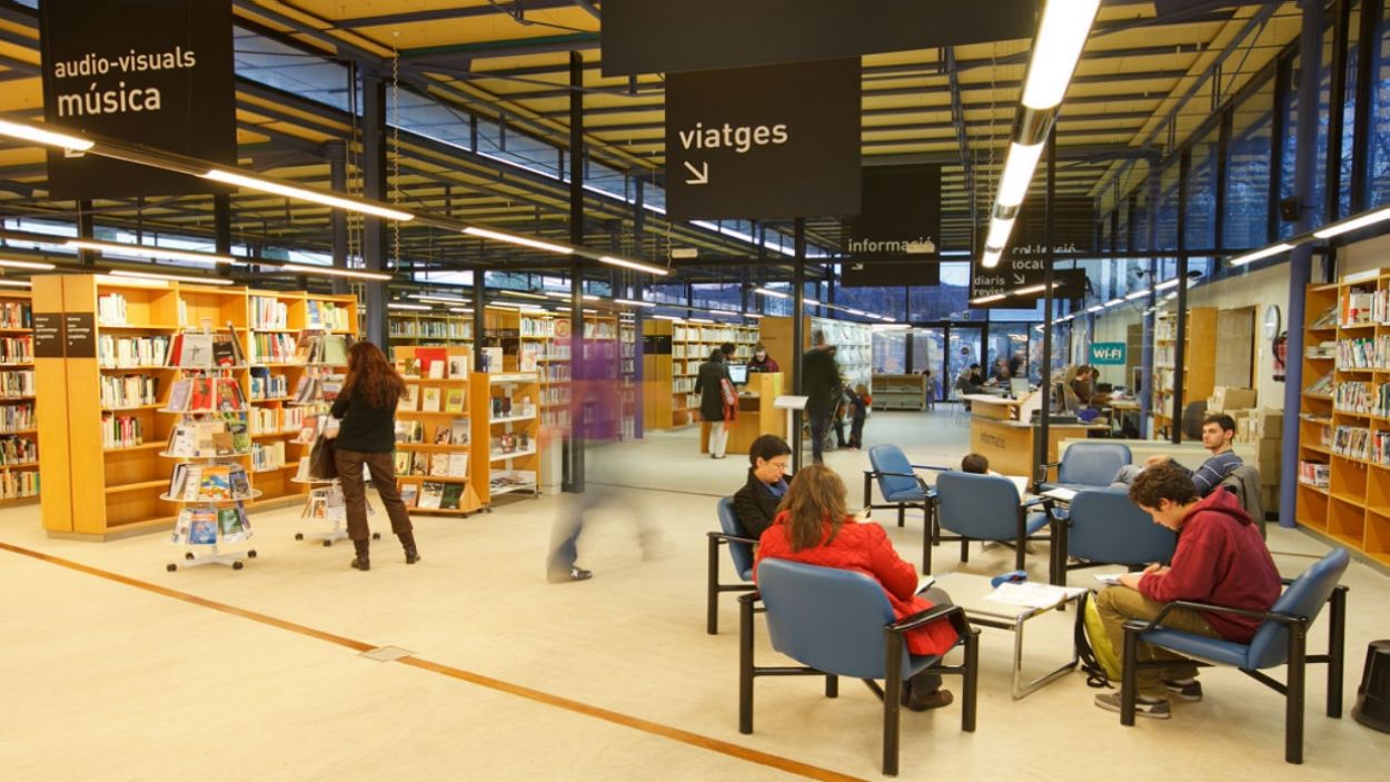 Sant Cugat renova el conveni amb la Diputació per a la gestió de les biblioteques